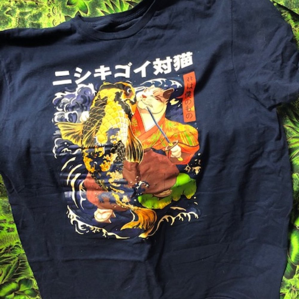 Threadless, cat vs. koi, XL T-shirt
